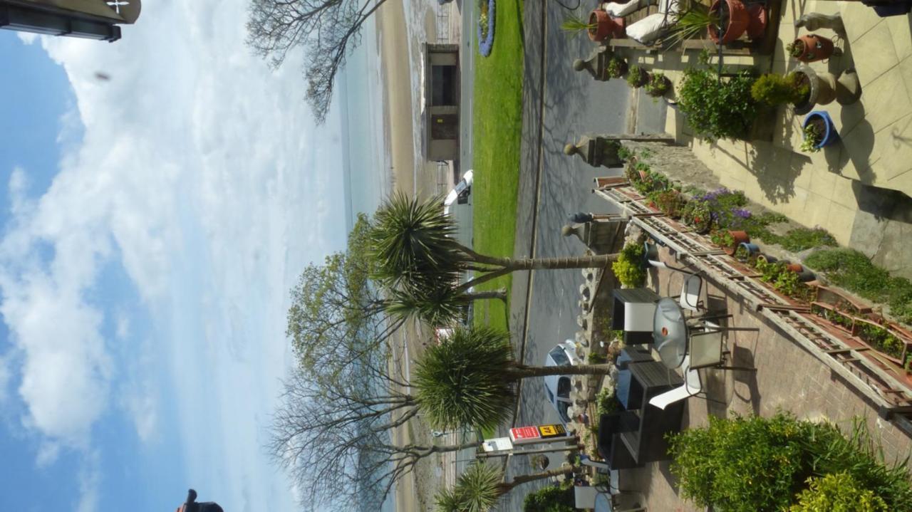 Whitehall Guest House Colwyn Bay Eksteriør billede