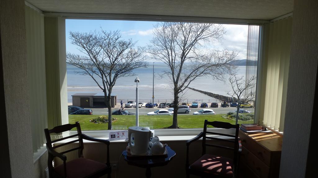 Whitehall Guest House Colwyn Bay Eksteriør billede